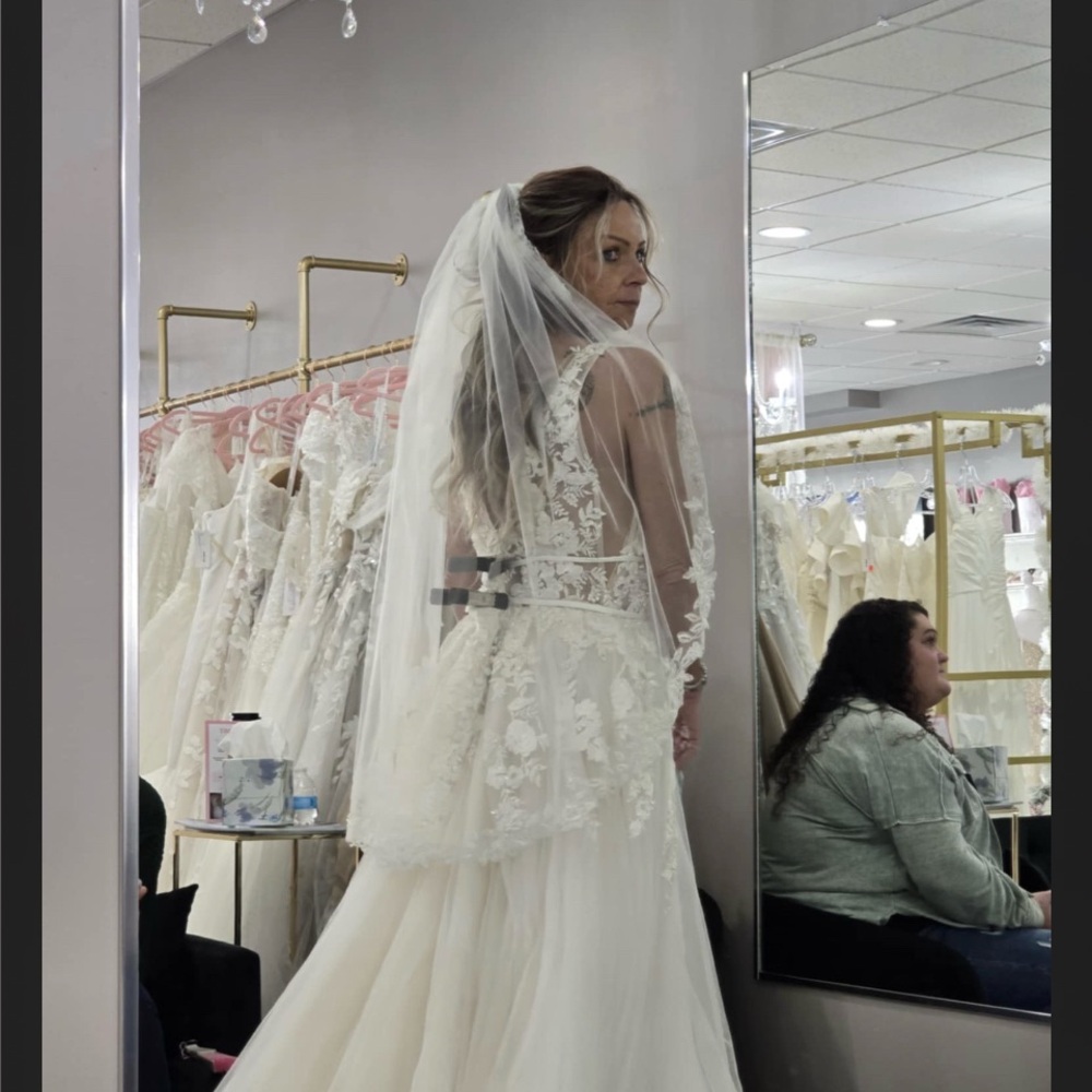 Morilee #5763 BNWT
Bought brand new size 6.